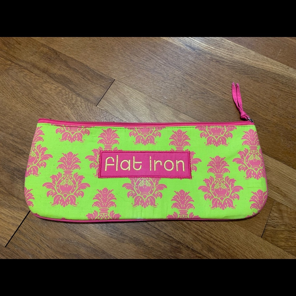 NWOT Flat Iron Travel Case